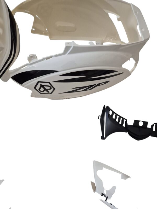 Carenado Piaggio Zip Sp Agua + Adhesivos Negros. Photoroom