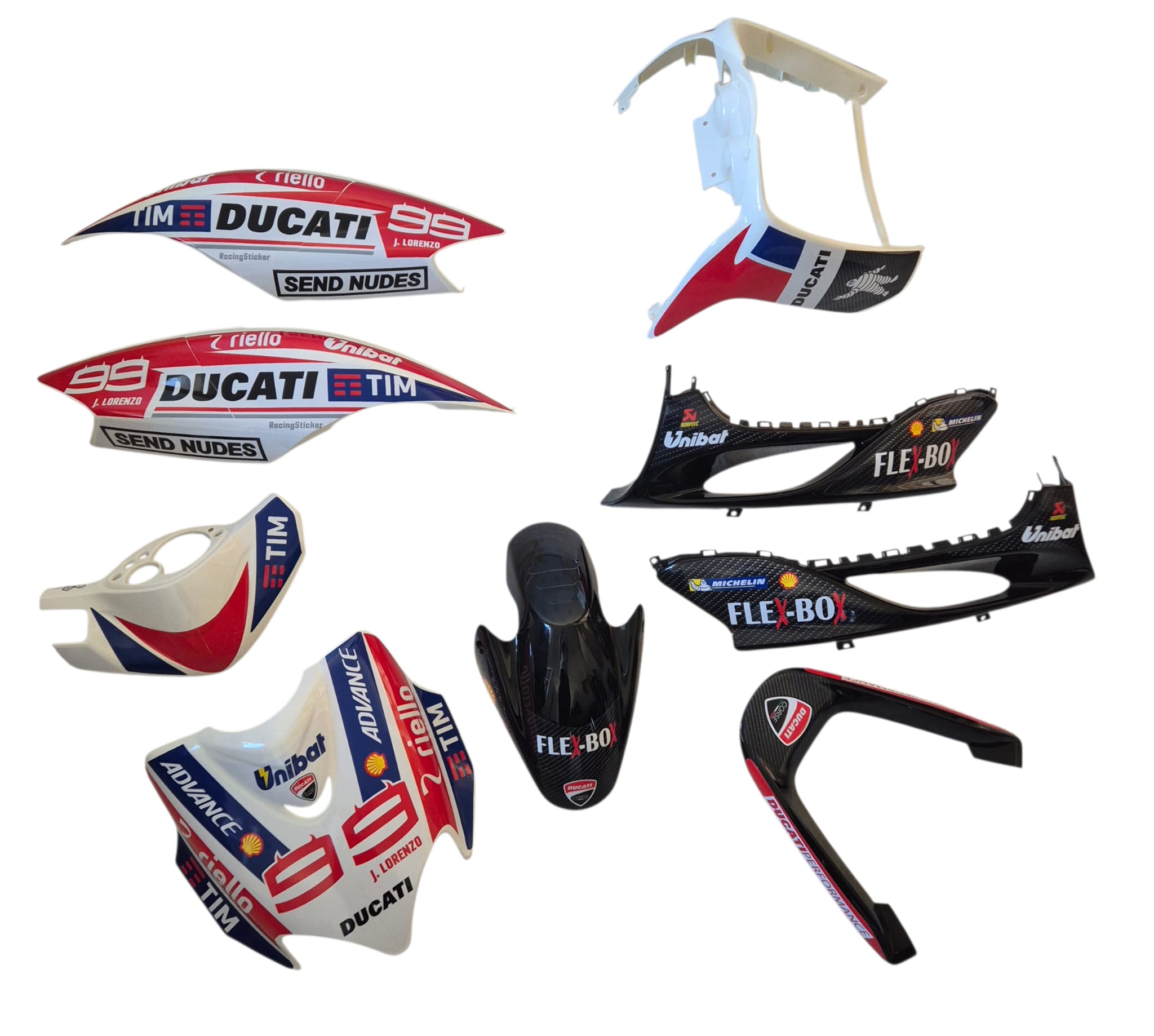 Carenado Yamaha Jog R/RR + adhesivos Ducati. Este kit de plásticos o carcasas son válida para Yamaha Jog R y Jog RR. El kit está compuesto por cabezón, frontal, guardabarros delantero, h o quilla inferior, bajos, tapas laterales y alerón. Combina cachas en color negro y blanco + adhesivos Ducati. Si necesita kit de grapas y tornillos, añádalo a su pedido.